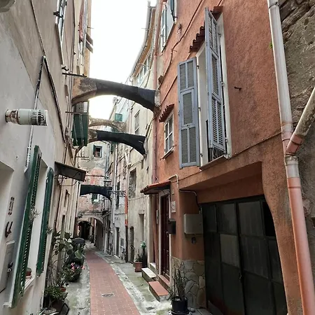 Casa Storica Di Alma Con Fantastica Vista Mare Sanremo