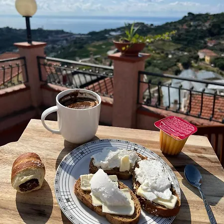 Casa Storica Di Alma Con Fantastica Vista Mare San Remo