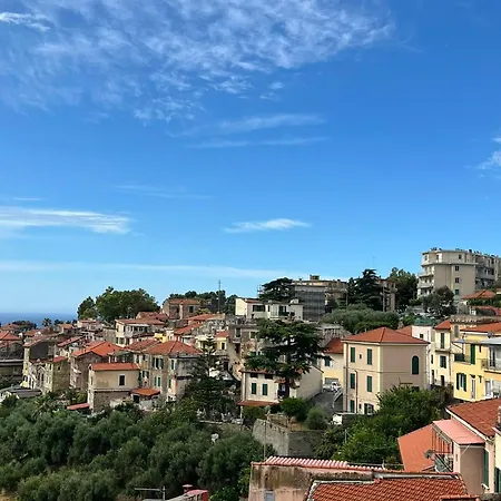 Casa Storica Di Alma Con Fantastica Vista Mare 圣雷默