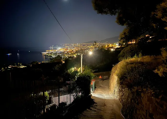 Casa Storica Di Alma Con Fantastica Vista Mare Appartamento *